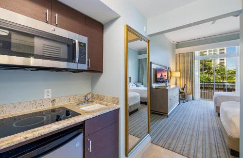 Key Biscayne House | Charming 5 Star Condo Unit Situated at Ritz Carlton-Key Biscayne