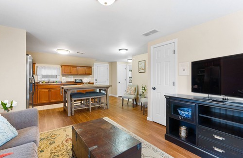 South Glens Falls Apartment | Charming apartment near the area's attractions with well-equipped kitchen & W/D