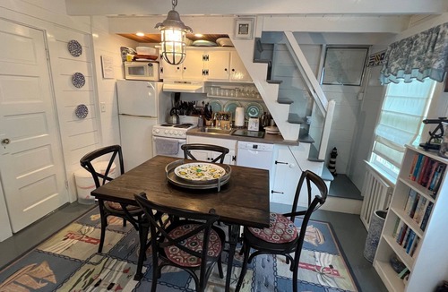 Brant Point Cottage | Charming Brant Point Rose Covered Cottage - with Smart TVs, Free WIFI and AC
