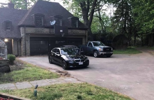 Wynnewood Apartment | Charming Carriage house apartment in prime location + Free Parking
