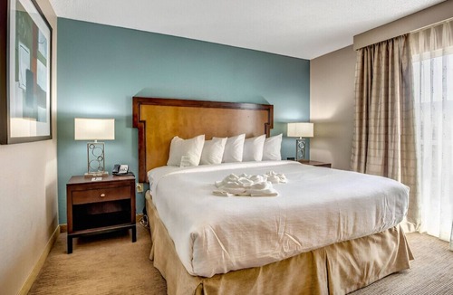 White Station House | Charming & Comfortable King Suite! Pet-Friendly