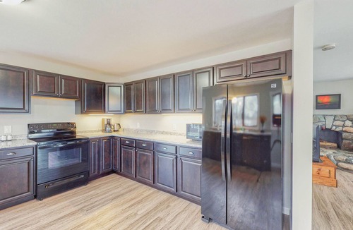 Manset House | Charming cottage with grill, private deck, and stunning ocean views