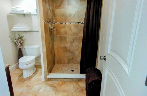 Cranston House | Charming Country Setting 1-bedroom apartment house in Cranston with Hot Tub