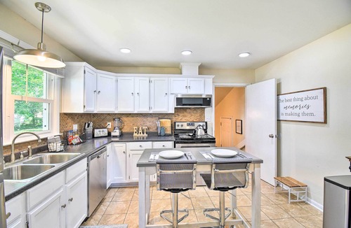 Hampton House | Charming Hampton Home w/Yard: 2 Mi to Beach!
