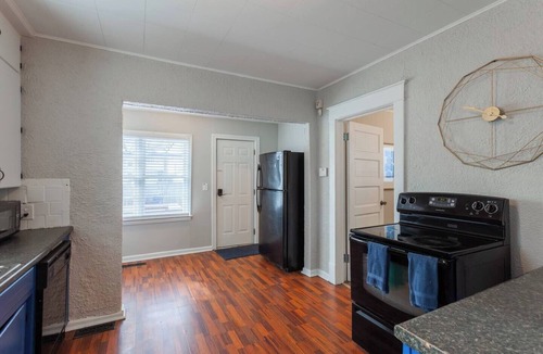 West Plaza House | Charming Hideaway in Westport 15