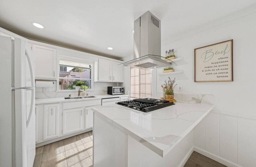 Hillcrest House | Charming Hillcrest/Mission Hills 3 BR + House