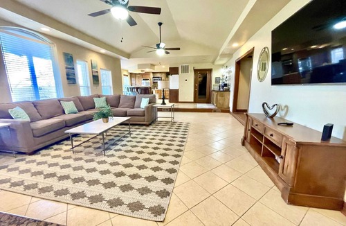 Beaver Shores House | Charming house with lake view, neighborhood beach