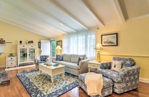 Hyannis Port House | Charming Hyannis Cottage 1 Mi to Beach!