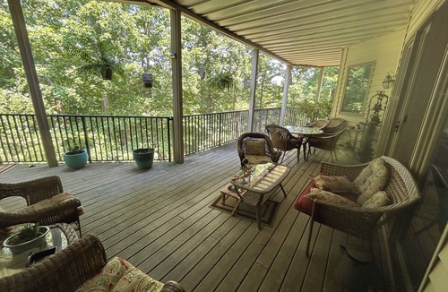 Tellico Village Apartment | Charming Lakeside 2-bedroom suite with WiFi, AC in welcoming Tellico Village