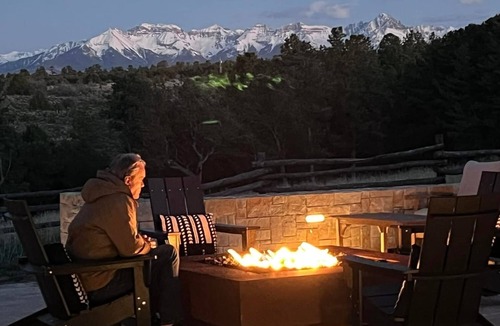 Montrose House | Charming Mountain Chalet with Stunning Views