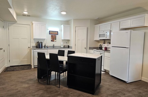 Heber House | 🏔 Charming Mountain Retreat in the Heart of Heber City Back Side of Park City