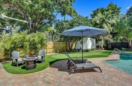 Croissant Park Cottage | Charming & Newly Renovated 2-bedroom pool Cottage - near beaches & Las Olas FTL