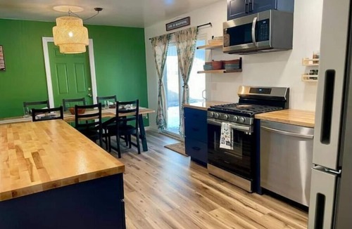 Alta Vista Area House | Charming Pet and family-friendly centrally located home in Arvada.