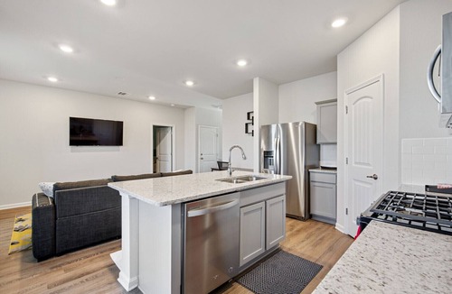 Slidell House | Charming Retreat 30 Minutes from Vibrant New Orleans - Ideal Short-Term Rental!