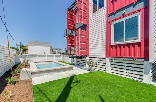 Shibui Sands House | Charming Retreat, cocktail pool, walking distance to the beach!