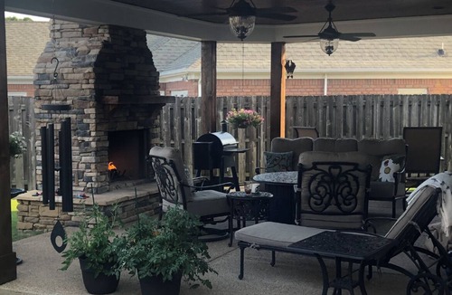 Collierville House | Charming room in Beautiful Custom Home- 30 day stay minimum
