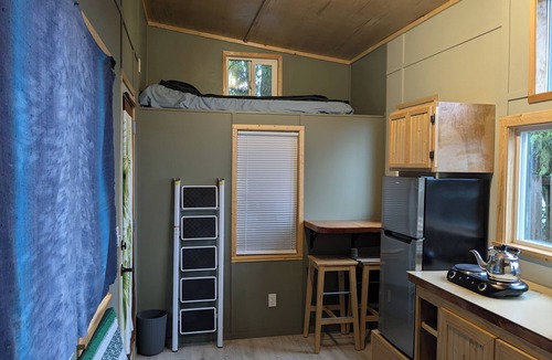 Everson House | Charming tiny house bungalow at Nugents Corner with WiFi & Baker Mt close by.