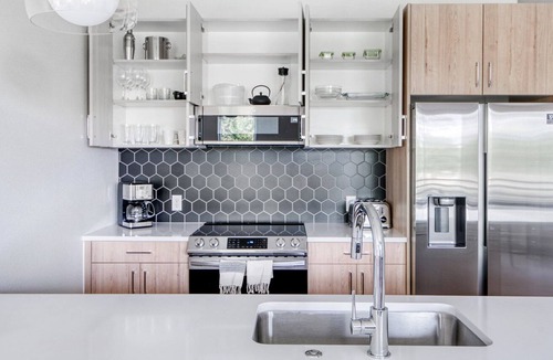 University Park Apartment | Charming University 2BR w/ W/D, Roof Deck, next to U of D, by Blueground