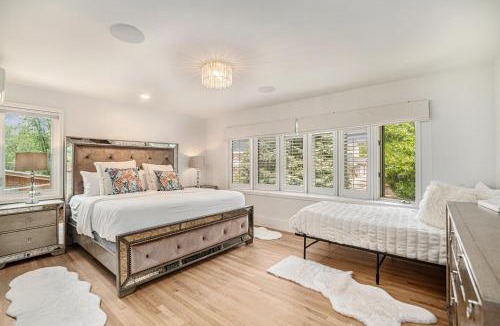 Cherry Creek House | Cherry Creek Townhouse W Gym & Sauna