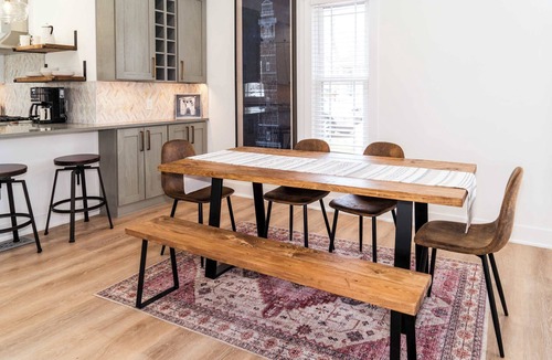Williams Bay House | Chic 3 BDR Williams Bay Retreat W/Fire pit for 8!