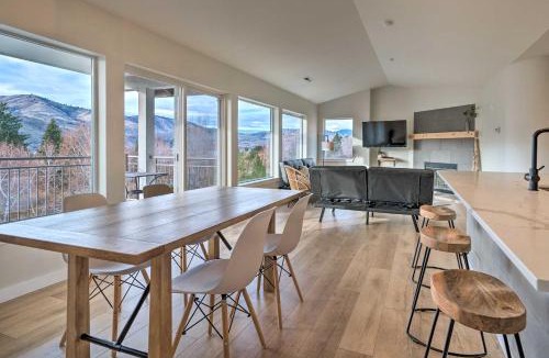 Chelan Apartment | Chic Chelan Condo with Balcony, Walk to Lake and Dtwn!