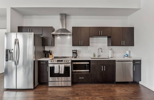 Eighth Avenue Condo | Chic Condo for 8 in Desirable Gulch Neighborhood!