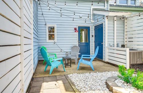 Murrells Inlet House | Chic Murrells Inlet Getaway about 2 Mi to Marsh Walk!
