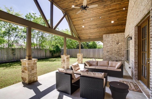 Tomball House | Chic Texas Abode with Patio and Fenced-In Yard!