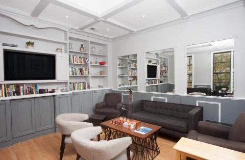 West Loop Hostel | Chicago Parthenon Hostel