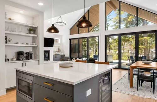 Roslyn House | Chill, Grill & Soak | Forest Hot Tub, Firepit, BBQ
