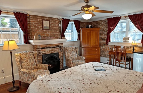 Smith Hill Bed & Breakfast | Christopher Dodge House