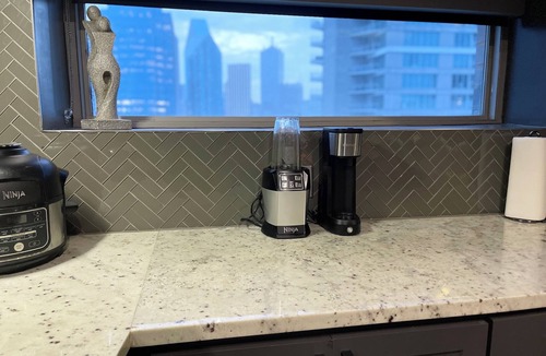 Uptown Condo | Cityscape Views at America Airline Center W/Free Parking/Stars, Mavs, Concerts