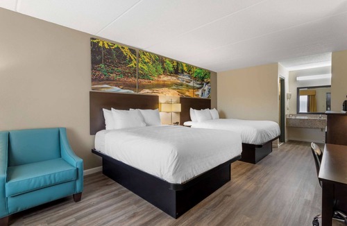 Kimball Hotel | Clarion Pointe Kimball By Choice Hotels