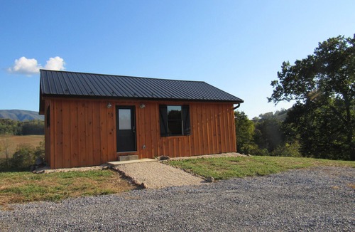 Bristol Cabin | Claude's Cabin Riverfront on the South Holston River