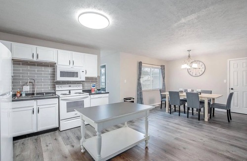 Hemlock House | Clean & classic ranch, pet friendly, w/a fenced yard