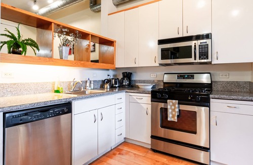 The Villas Condo | Clean Comfortable Santana Row Condo