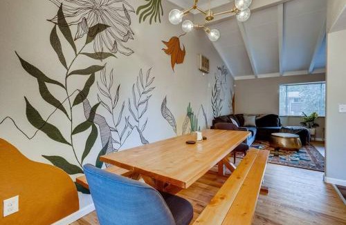 Arvada Plaza Area House | Close to Denver & Golden - Perfect for Groups