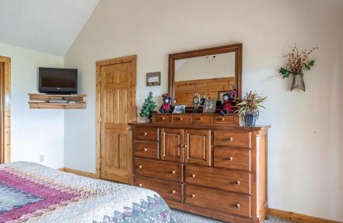 Black Bear Falls House | Closer to Home