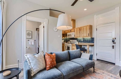City Park Apartment | Cloud by Modern Midstay/1Block to City Park #C11