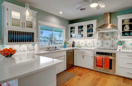 Key Allegro House | Coastal, Bright and Cheery, Key Allegro Waterfront Canal + Heated Private Pool