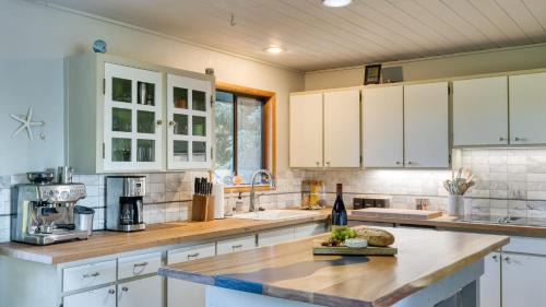 Neahkahnie Beach House | Coastal escape w balcony firebowl ocean views near Manzanita Sunset House by AvantStay