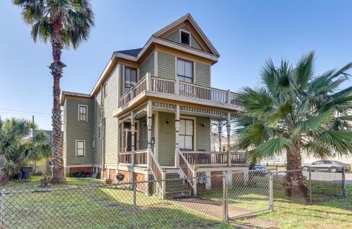 Galveston Apartment | Coastal Galveston Studio about 1 Mi to Beach!