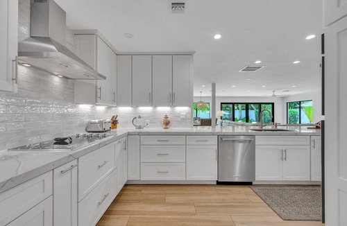 Harbour Inlet House | Coastal Style Haven | Walk To Beach | Heated Pool | Tranquility | Manatee Ranch Key | RESlDENCES