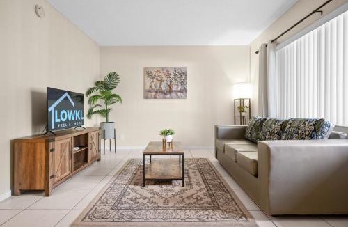 Lighthouse Point Apartment | Coco Palms Apartments By Lowkl