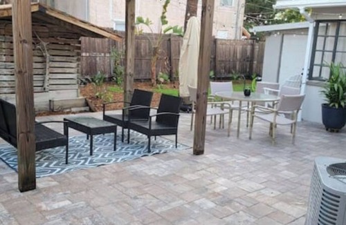 Cocoa Apartment | Cocoa Village Hideaway - 1 Bedroom/1 Bath Walk to Riverfront and Restaurants