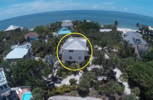 Jose's Hideaway House | Coconut Castaway - Ocean Views, Walk to Beach, Golf Cart, Club Pool