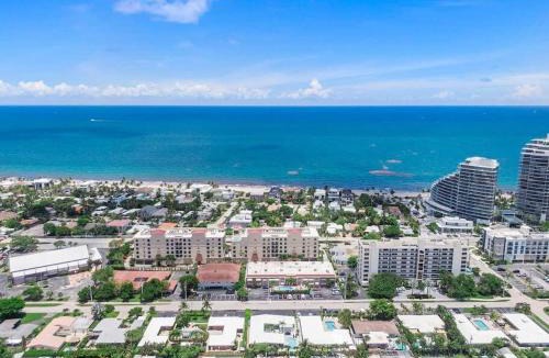Dolphin Isles Apartment | Coconut Walk To The BeachComfy Beds Firepit Pool