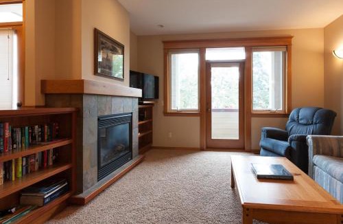 Hood River Apartment | Columbia West condo