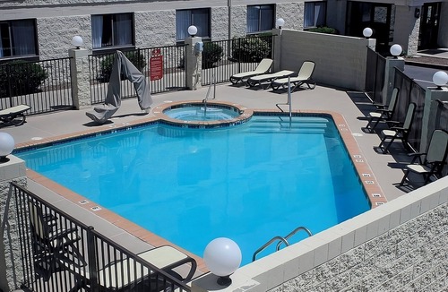 Tusayan Hotel | Come Create Memories w/Fun-filled Adventures at this Paradise! Outdoor Pool