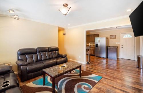 Shannon House | Comfortable 3BR Retreat Near Downtown Birmingham
